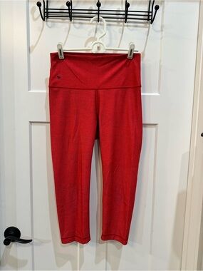 Peloton Red High-Waist Crop Leggings